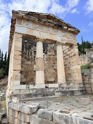 Archaeological Site of Delphi | The legendary Navel of the World, the oracle site of ancient Greece