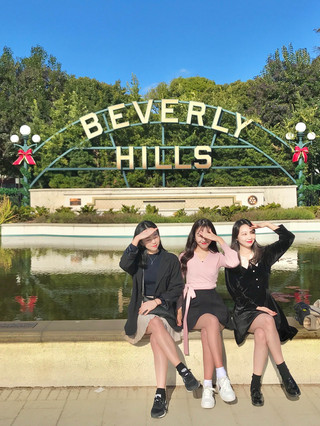LA Travel in the Western US | Beverly Hills Photo Zone, Melrose Avenue, Pink Wall Photo Zone