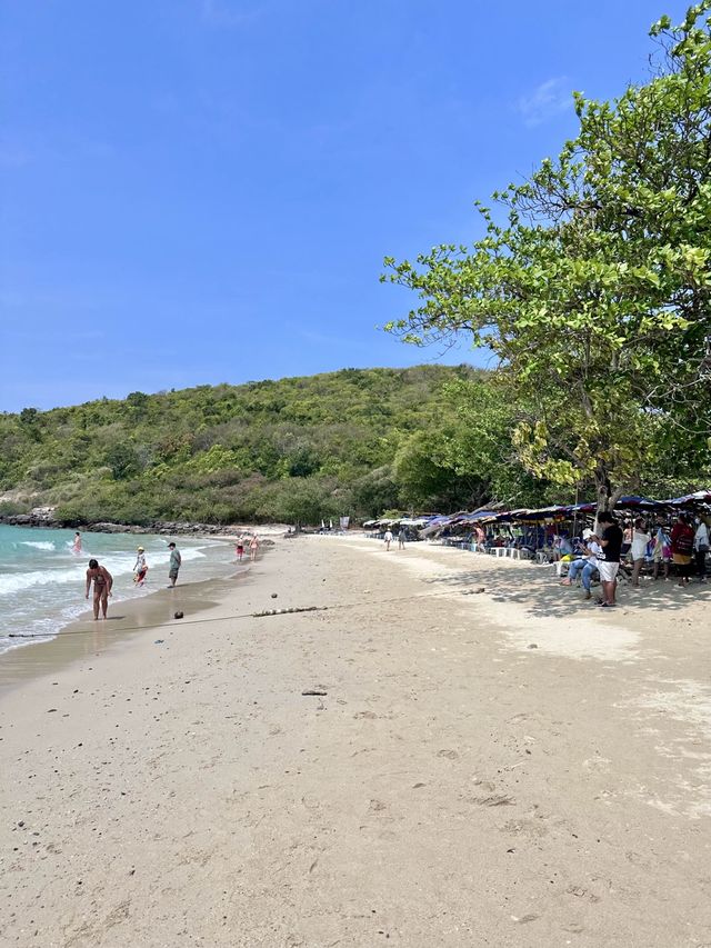 หาดนวล หาดสวย เงียบสงบ เกาะล้าน