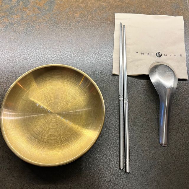 祼露紅磚工業風｜Fushion 泰國菜