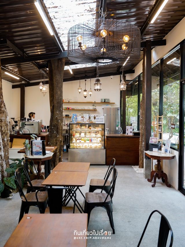 เที่ยวแบบครอบครัวกันที่ 🌿Tamjai - ตามใจคาเฟ่