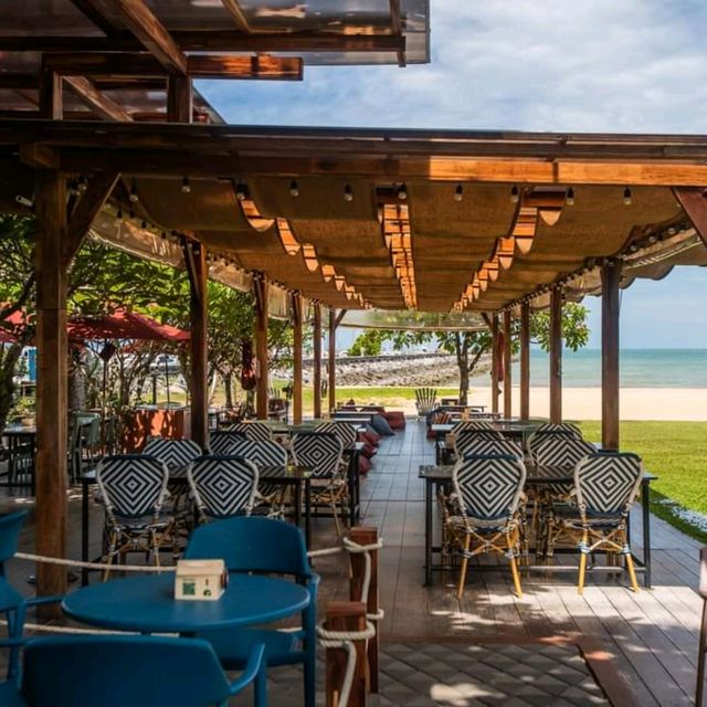 คาเฟ่พัทยา ริมหาดสุดชิค Good Old Sea Beach Cafe