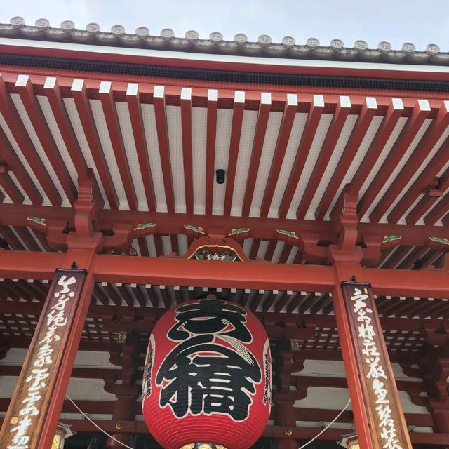 Popular temple in Asakusa