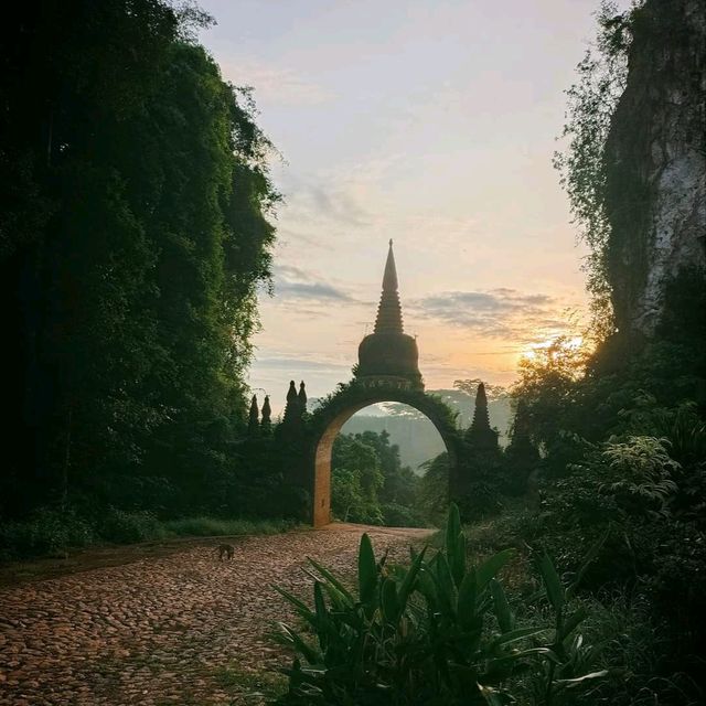 อุทยานธรรมเขานาในหลวง จ.สุราษฎร์ธานี