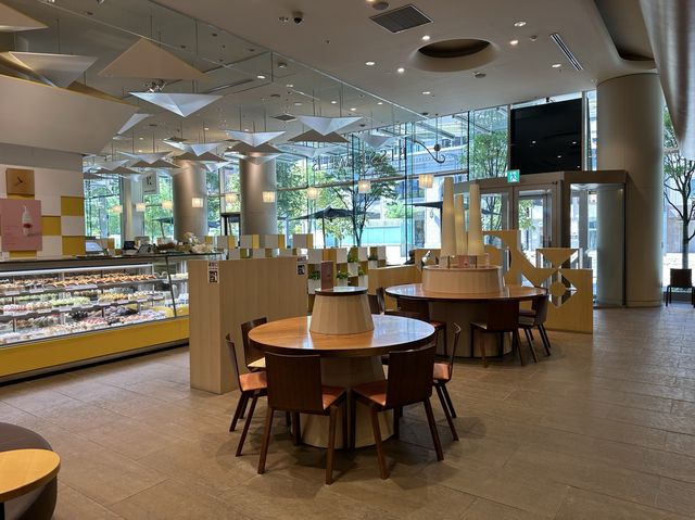 北海道・札幌。『きのとや 大通公園店 / KINOTOYA cafe』でパフェを楽しむ