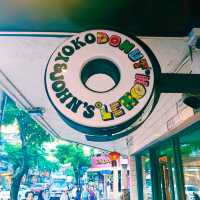 Yoko Donut and John's Lemon, ถนน บรรทัดทอง