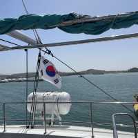 돌산대교 밑, 요트타고 여수시내 둘러보기 