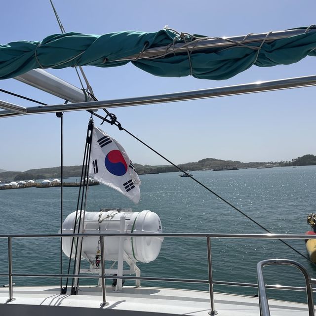 돌산대교 밑, 요트타고 여수시내 둘러보기 