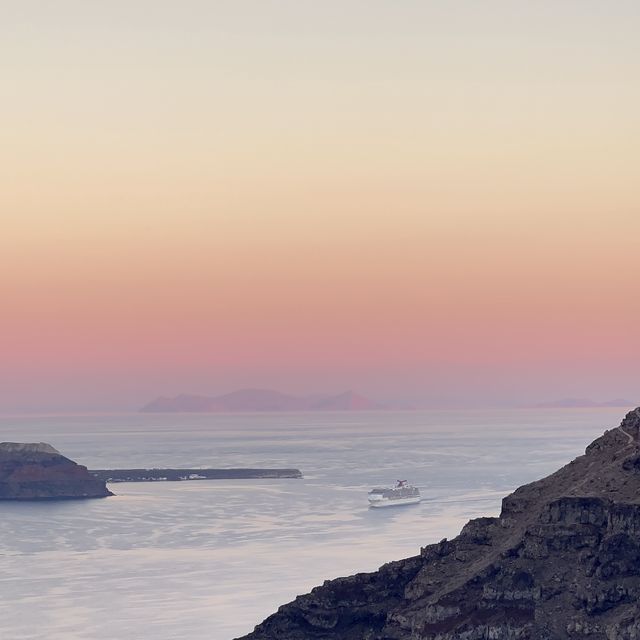 Jewel ๐ of Santorini - Fira  Jewel ๐ of Santorini - Fira