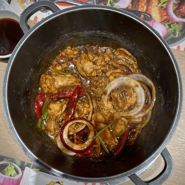 📍香港旺角｜18樓雞煲火鍋 · 性價比極高雞煲邊爐任食套餐🐔邊爐湯底越打越惹味🔥