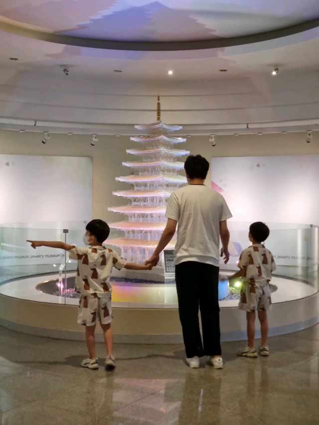 보석으로 만든 멋진 작품들속으로~!