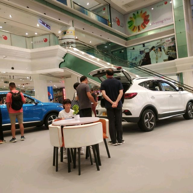 MC七彩電動車來了，跳躍動感跨啦啦啦！