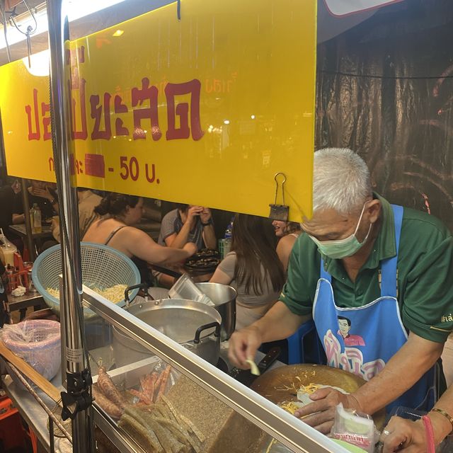 ตะลุยกินร้านเด็ดร้านดังย่านเยาวราช 