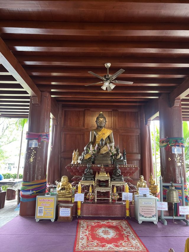 พาไปมูที่วัดป่าแดด วัดดังและปังที่สุดในเชียงใหม่ 