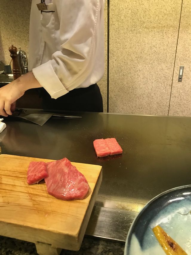 神戶飲食介紹 – 頂級的神戶牛鐵板燒晚餐
