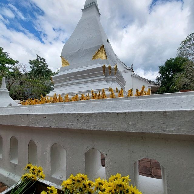 วัดพระธาตุศรีสองรัก