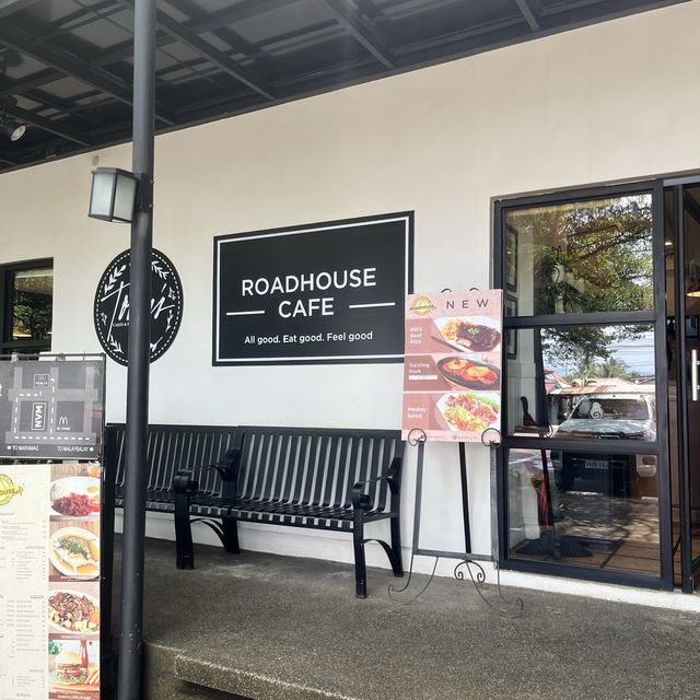 Cafe by the roadway 