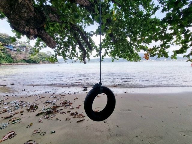 หาดไตรตรัง ทะเลสวย สงบแบบส่วนตัว