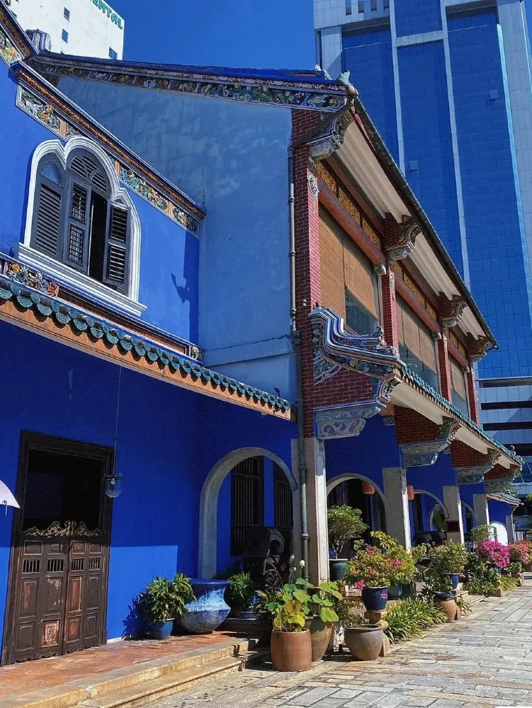 Cheong Fatt Tze - The Blue Mansion