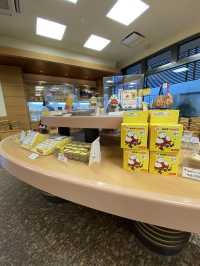 鎌倉を代表する銘菓鳩サブレーの豊島屋本店