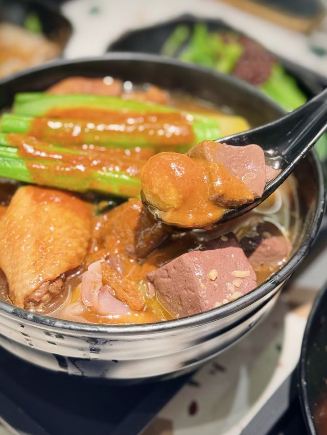 懷舊車仔麵 | 豐盛餸菜