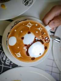 黑白Cafe成舞台，食飯打卡快過來