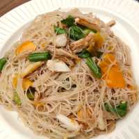 ก๋วยเตี๋ยวเรือเพนนิน ร้านดังในตำนาน