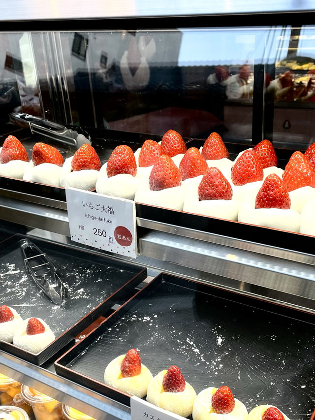 【奈良】鹿クッキーが乗ったスイーツが可愛いいちご専門店
