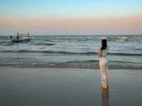 ชายหาดหัวหินช่วงเย็นฟีลดีสุดๆ