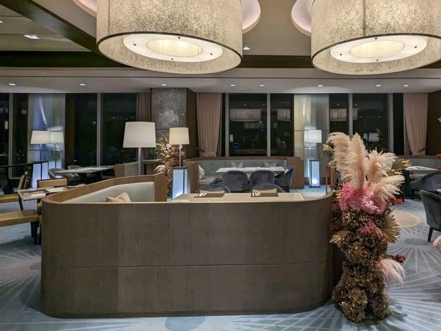 交通便利、三鐵共構的南港商旅：六福萬怡酒店