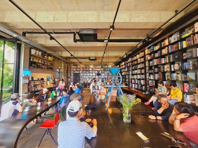 Another vintage cafe at Gyeongpo Lake, Gangneung