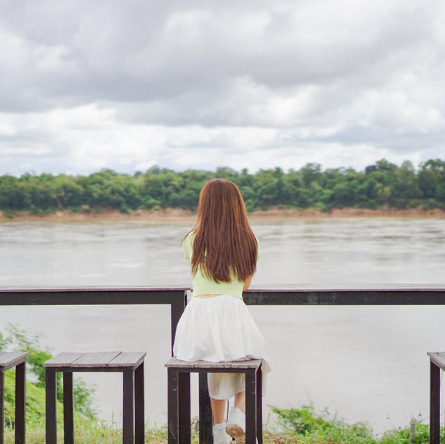 คาเฟ่ริมแม่น้ำโขง จ.อุบลราชธานี
