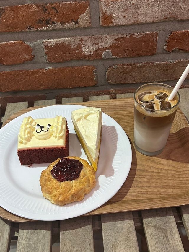 韓国🇰🇷Cafe Layered　延南洞店