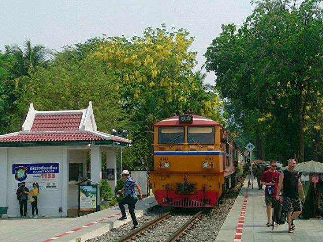 สะพานข้ามแม่น้ำแคว..สะพานประวัติศาสตร์