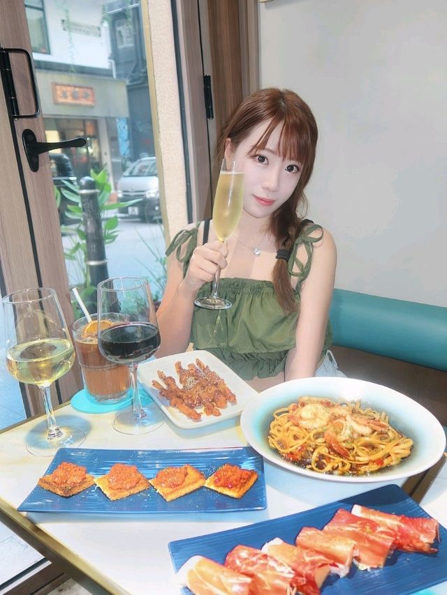 中西交融的上環荷李活道Cafe