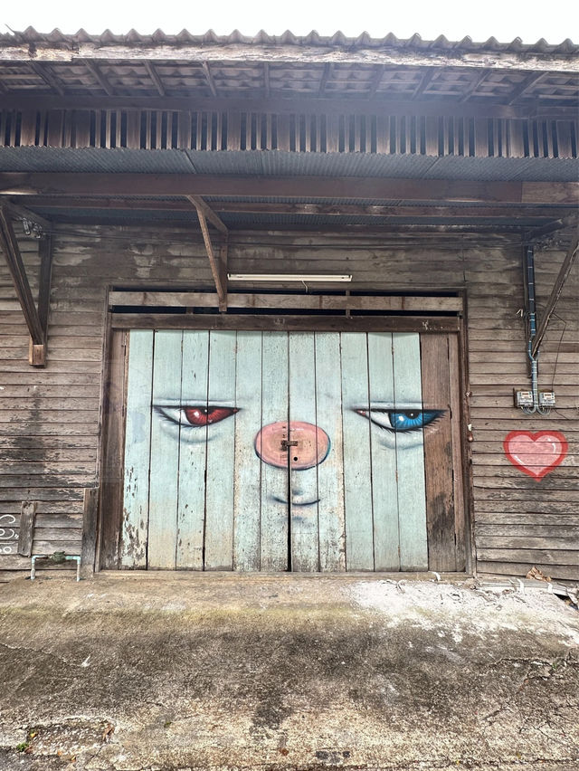 😀Yala Bird City Street Art