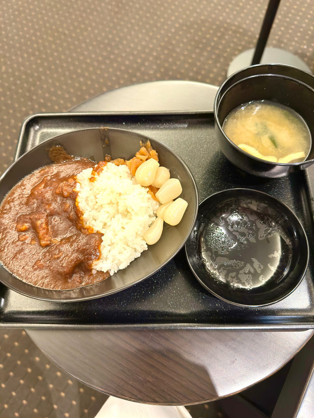 東京　東京観光　羽田空港JAL SAKURA Loungeは最高だね！