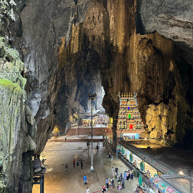 วัดถ้ำบาตู (BATU CAVES) ศาสนสถานฮินดูอันศักดิ์สิทธิ์
