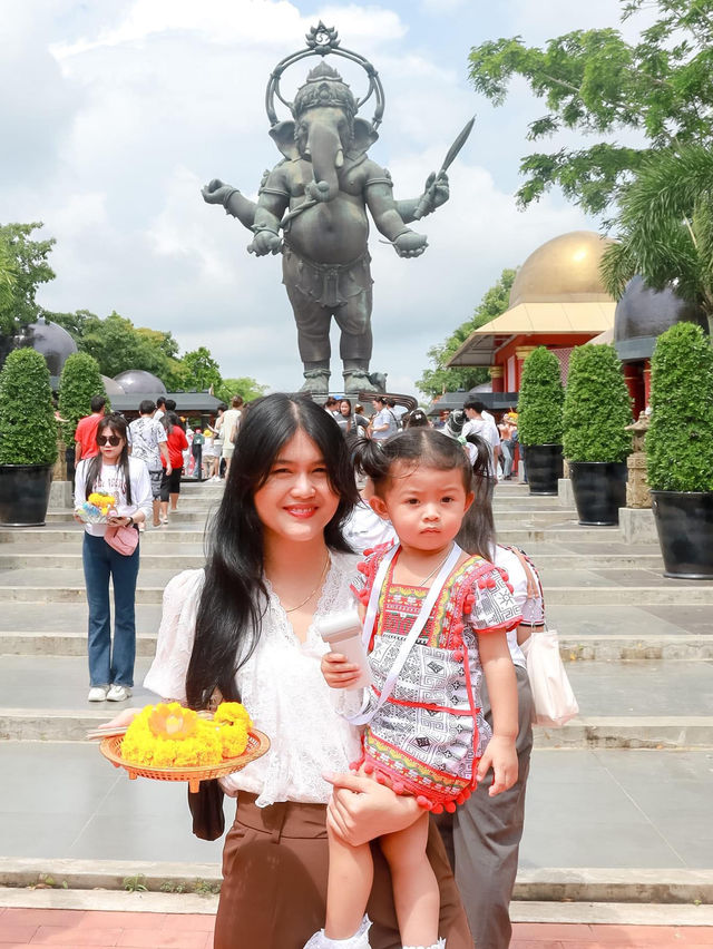 องค์พ่อพระพิฆเนศองค์ยืนที่ใหญ่ที่สุดในโลก