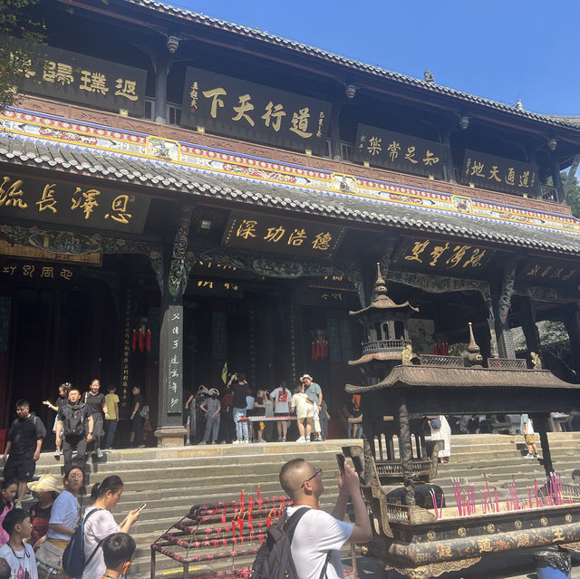 Dujiangyan: Where Ancient Engineering Meets Scenic Splendor
