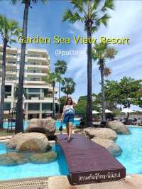รีสอร์ทสระว่ายน้ำสวยติดชายหาด