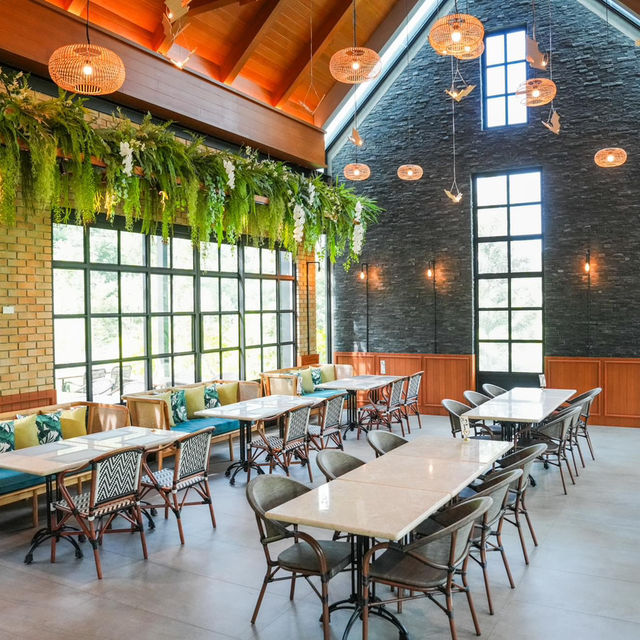 Bat Tales Cafe & Restaurant Khaoyai