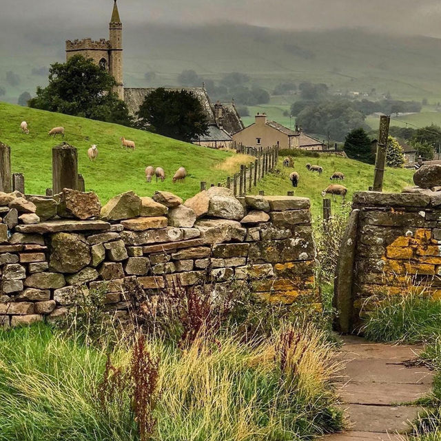 Hiking Through the Idyllic Grasslands of the Yorkshire Dales