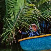 Enjoyable and unique ride on basket boat and get spinned