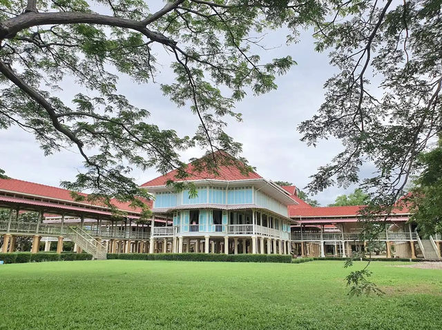 “พระราชนิเวศน์มฤคทายวัน” พระราชวังติดทะเลเพชรบุรี
