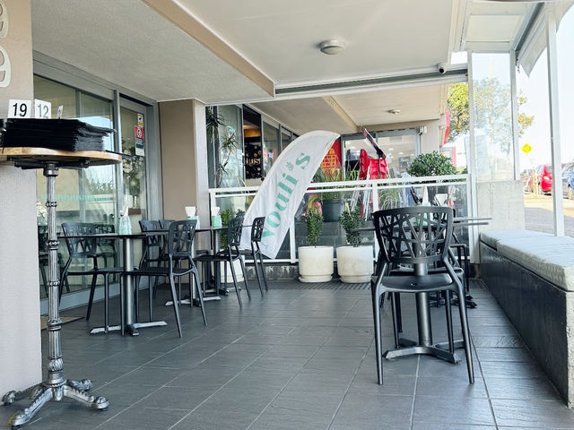 Nouli's Cafe