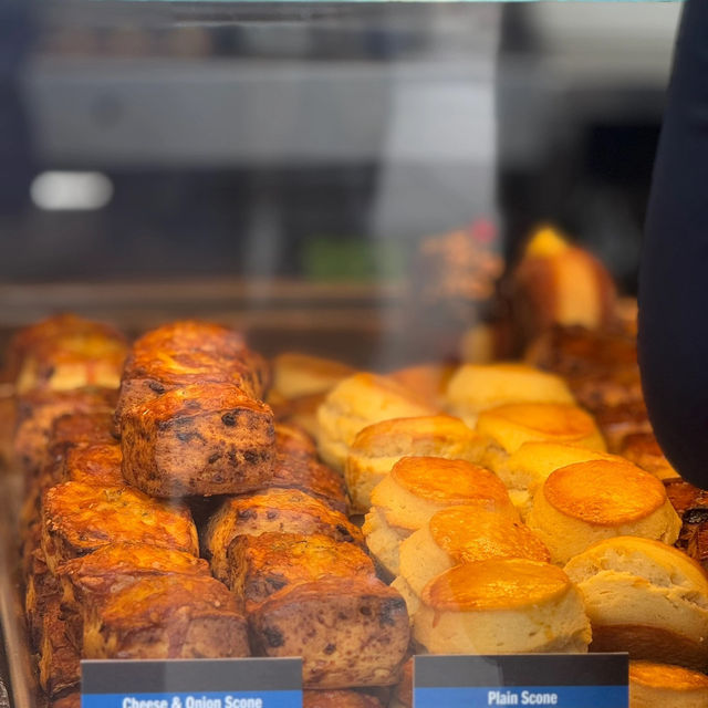 東涌新店期間限定 大澳蝦籽卷@bakehouse