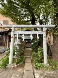 【東京都】プランターがたくさん置いてある神社