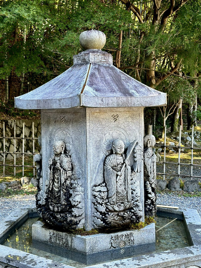 Adashino Nenbutsu-ji: Kyoto’s Tribute to Lost Souls 🏯