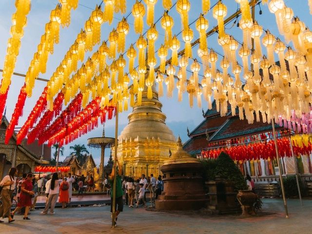 เทศกาลโคมแสนดวง จ.ลำพูน